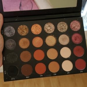 Tati Beauty Textured Neutrals eyeshadow palette